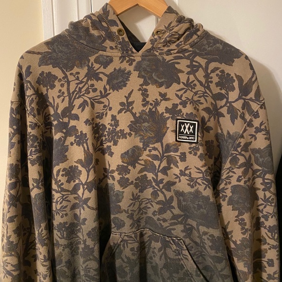 10.Deep Other - *Like New Worn Once Rare Men’s 10 Deep Sweatshirt*